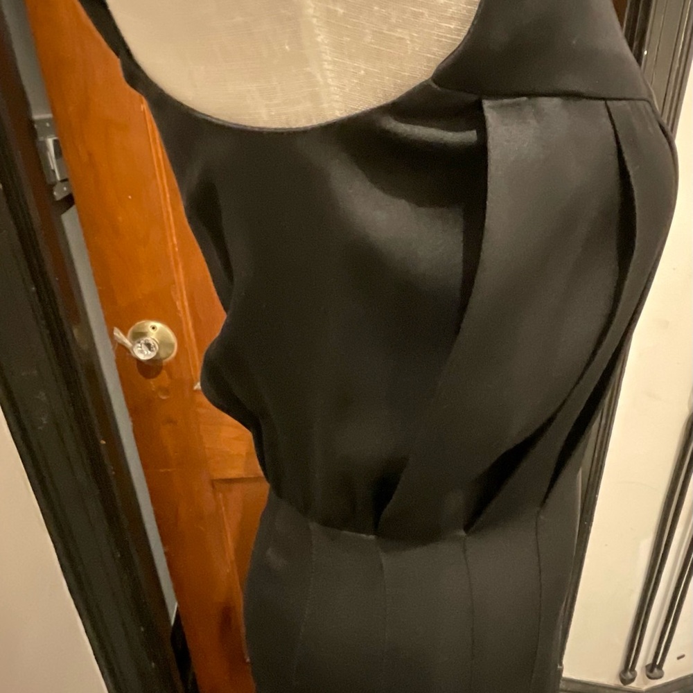 BLACK CHANEL SILK PLEATED MIDI DRESS WITH CHANEL BUTTONS DOWN THE BACK LBD SZ 8 - Picture 6 of 9